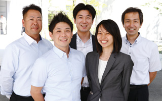 ホース配管技術部　石川 成明・遊佐 郁真・山口 尚志・大倉 美恵・水口 達哉
MB材料技術部　 畑中 進　 ホース配管販売部　鷲尾 秀秋